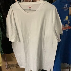 Levi’s white tshirt size large